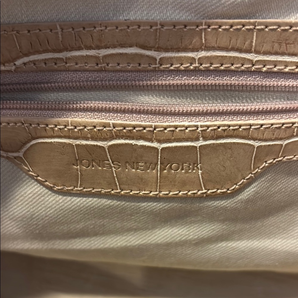 Jones New York Faux Animal bag with handles. NWOT - Picture 9 of 12